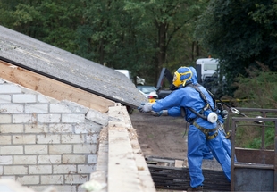 Nuevas ayudas para la retirada de amianto y la instalación de protección contra caídas de altura