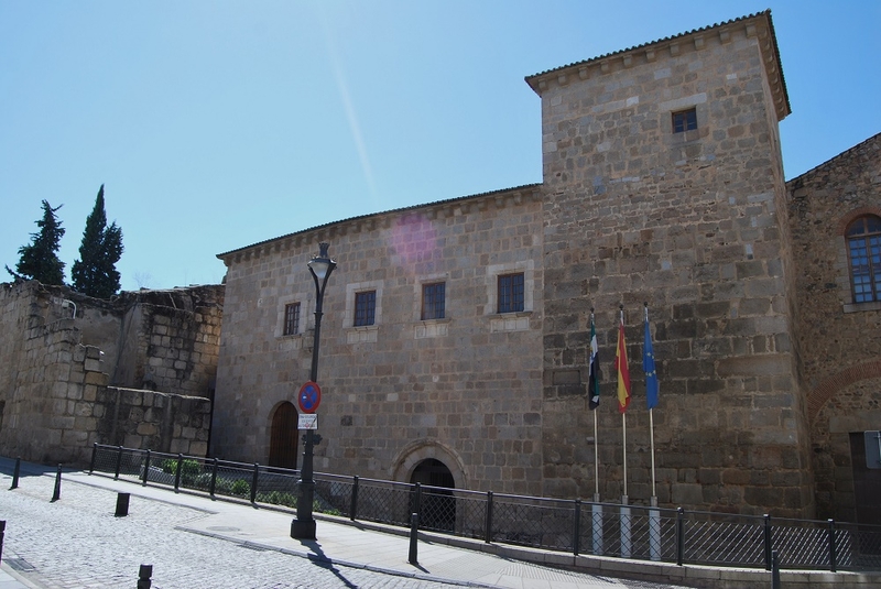 La Junta aprueba un decreto-ley para blindar el funcionamiento de los servicios públicos y evitar la paralización administrativa