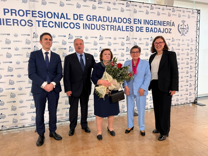 Mercedes Morán apunta a la ingeniería técnica industrial como 'pilar fundamental' del 'momento decisivo' que vive Extremadura