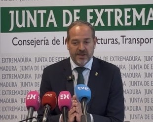 La Junta exige al Gobierno que deje de menospreciar a Extremadura en materia de transportes