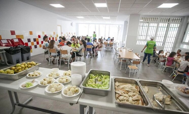 Más de 373.000 euros en ayudas para usuarios de comedores escolares