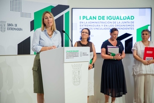 María Guardiola presenta el I Plan de Igualdad para la Administración de la Junta de Extremadura formado por 89 medidas