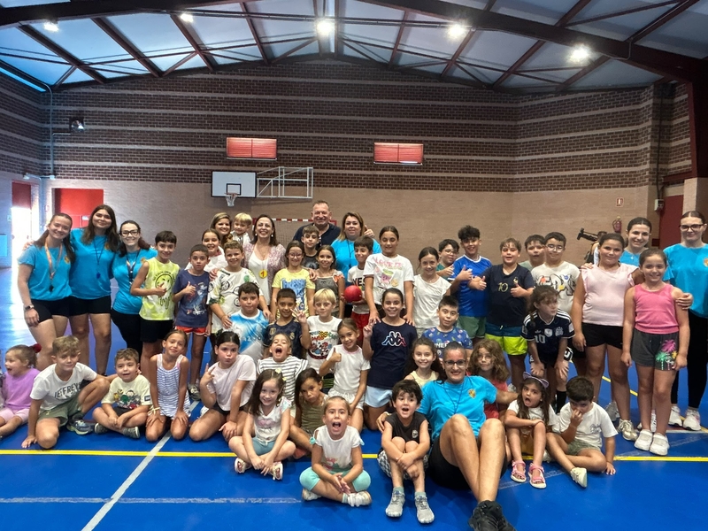 Más de 24.000 menores de 410 municipios extremeños participarán este verano en las actividades socioeducativas del Plan Concilia-Extremadura