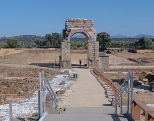 Cáparra culmina su transformación con un nuevo centro de visitantes más accesible y mejoras en el yacimiento arqueológico
