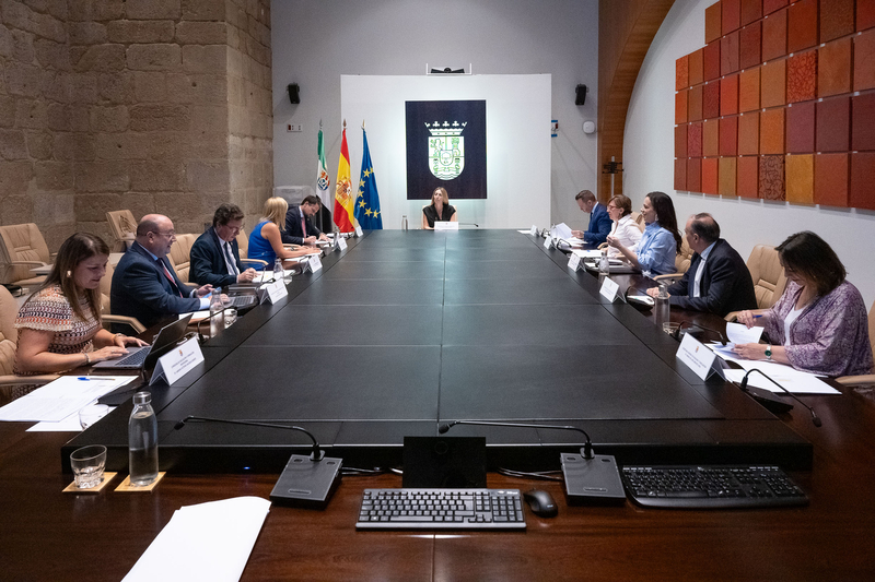 El Consejo de Gobierno aprueba 85 millones de euros en inversiones en servicios públicos