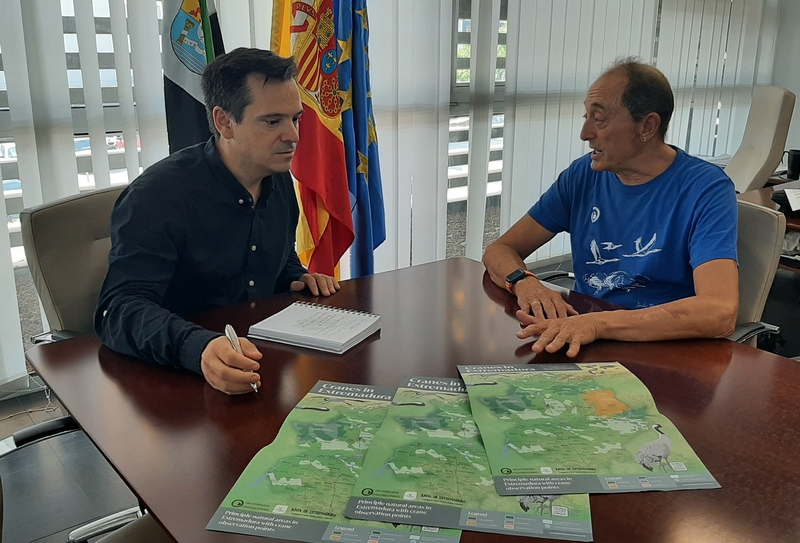 Turismo estudia nuevas vías de colaboración para atraer viajeros interesados en la observación de grullas