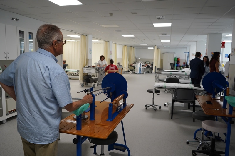 El SES invierte más de 920.000 euros para modernizar el Servicio de Rehabilitación y Fisioterapia y la Unidad de CMA del Hospital de Llerena