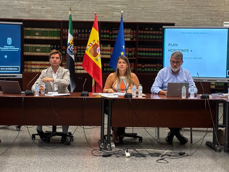 Educación acuerda con los sindicatos el plan 'Horizonte +' para mejorar las condiciones de los docentes